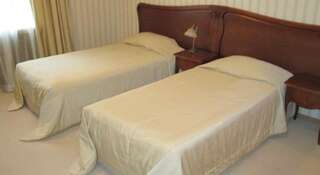 Гостиница Спорт Пермь Улучшенный двухместный номер с 1 кроватью или 2 отдельными кроватями-1